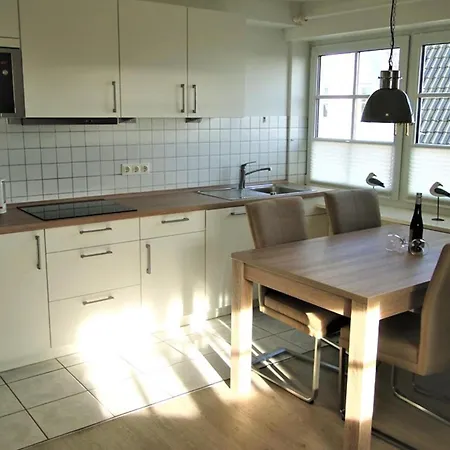 Apartment Thora Jaiken Hues Thora Jaiken, Anneke *